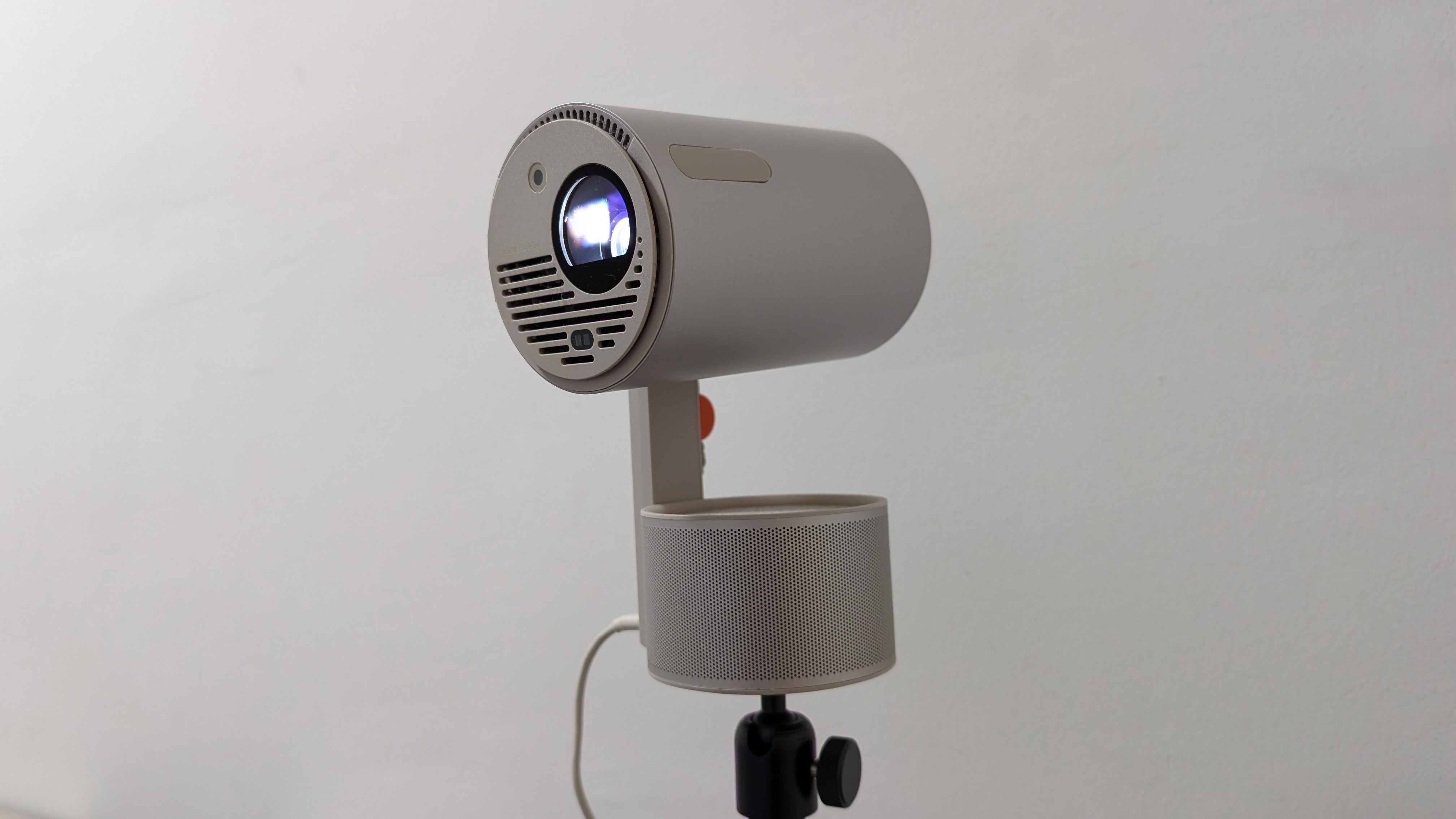 XGIMI MoGo 3 Pro projector