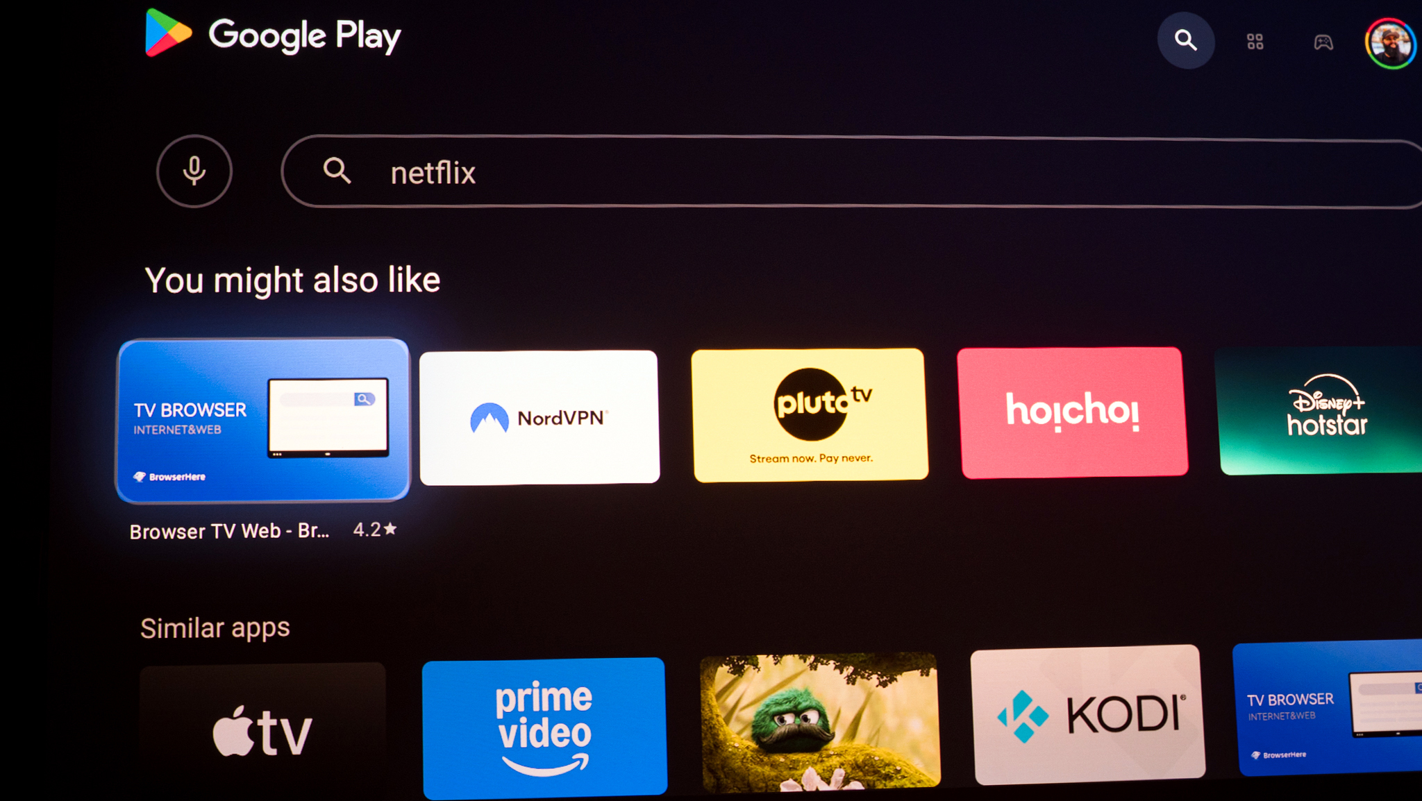 XGIMI Horizon S Max interface with Netflix search in Play Store