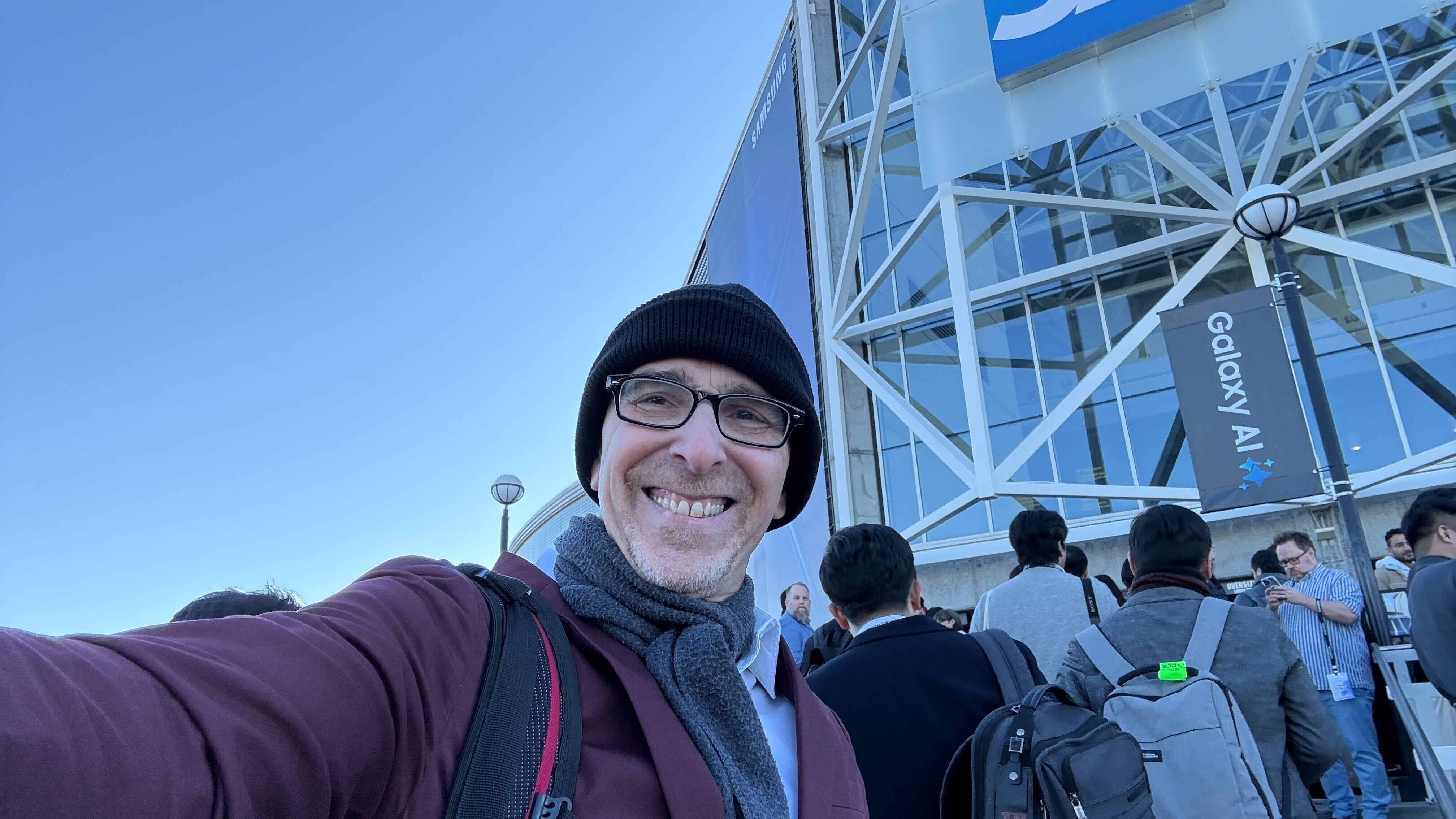 Lance taking a selfie in front of the Galaxy AI sign at Galaxy Unpacked 2025