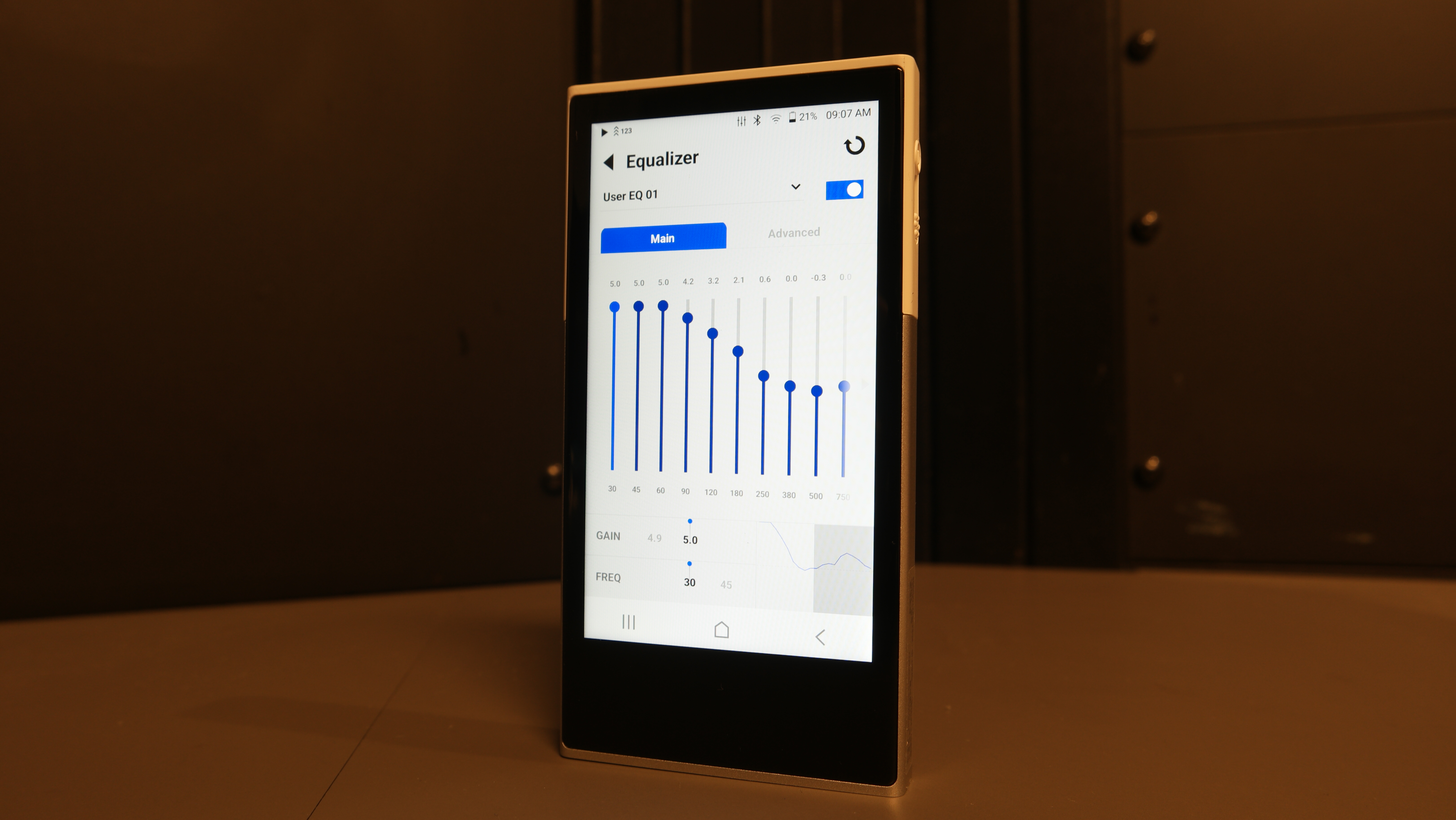 Astell&Kern Activo P1 showing 20-band parametric equalizer