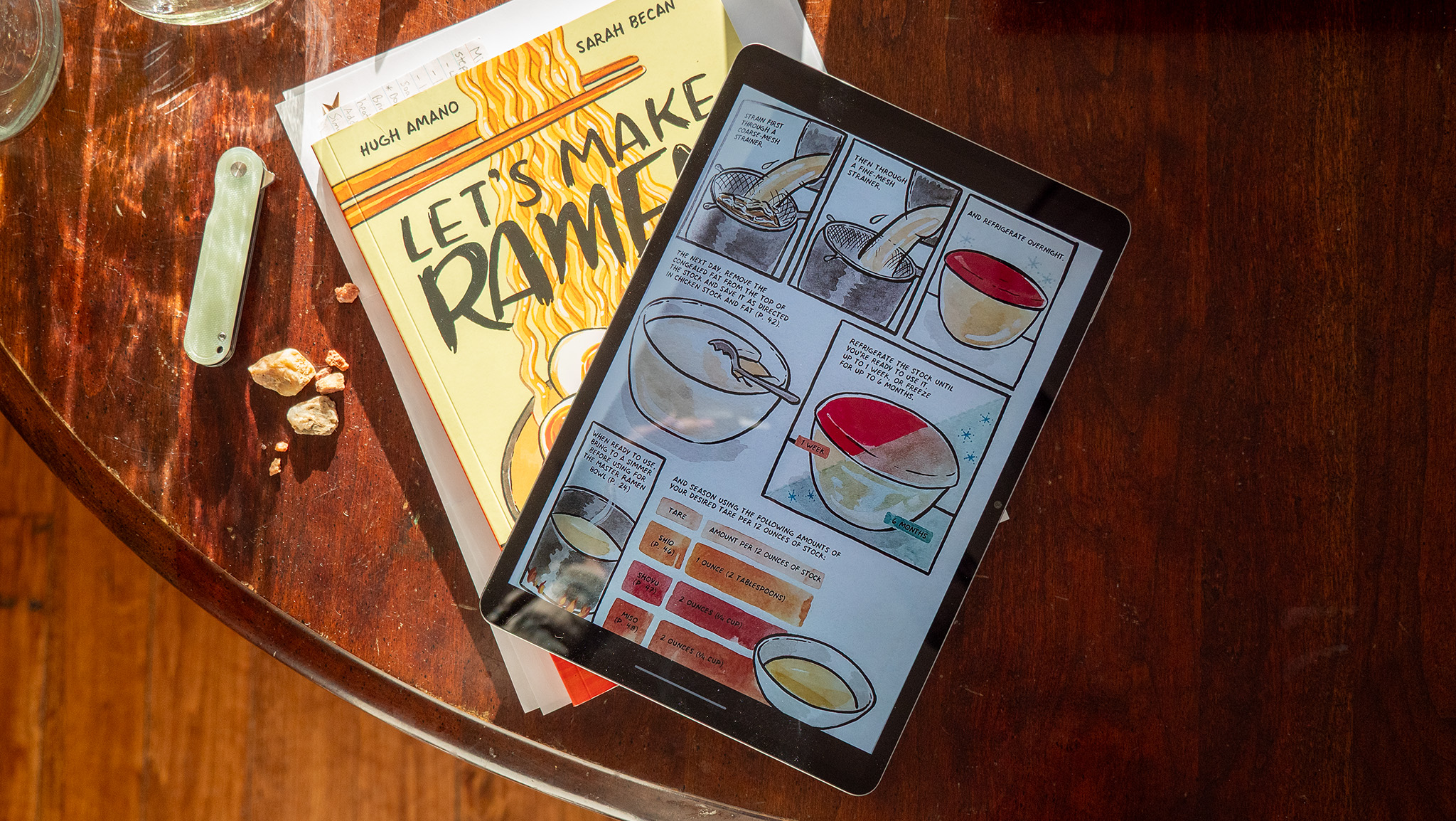 A ramen cooking comic on the display of the Honor Pad V9