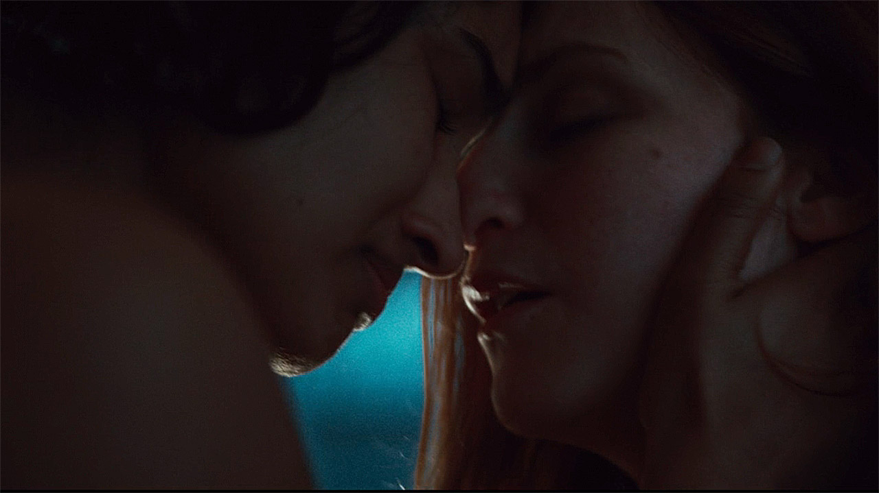 A close up of Cinta and Vel pressing their foreheads together in Andor season 2 episode 6